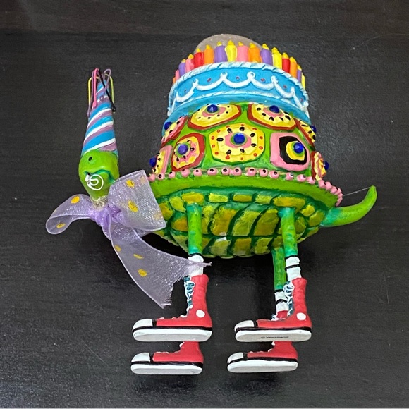 Unique WESTLAND Turtle Red Sneakers Birthday Cake Resin Votive Candle Holder - Picture 9 of 16